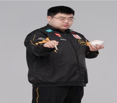 前场依靠边